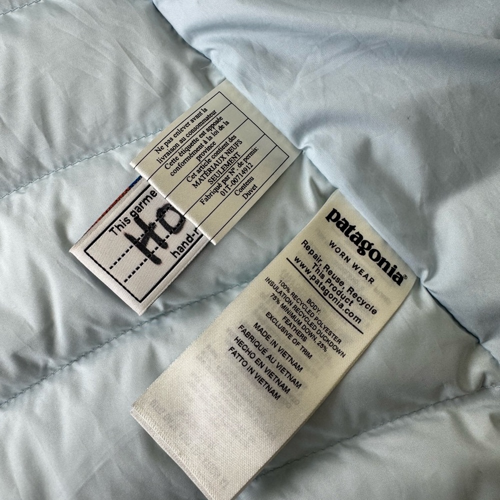 Patagonia Periwinkle Youth Puffer Vest. Size L 12 Youth - Picture 9 of 9